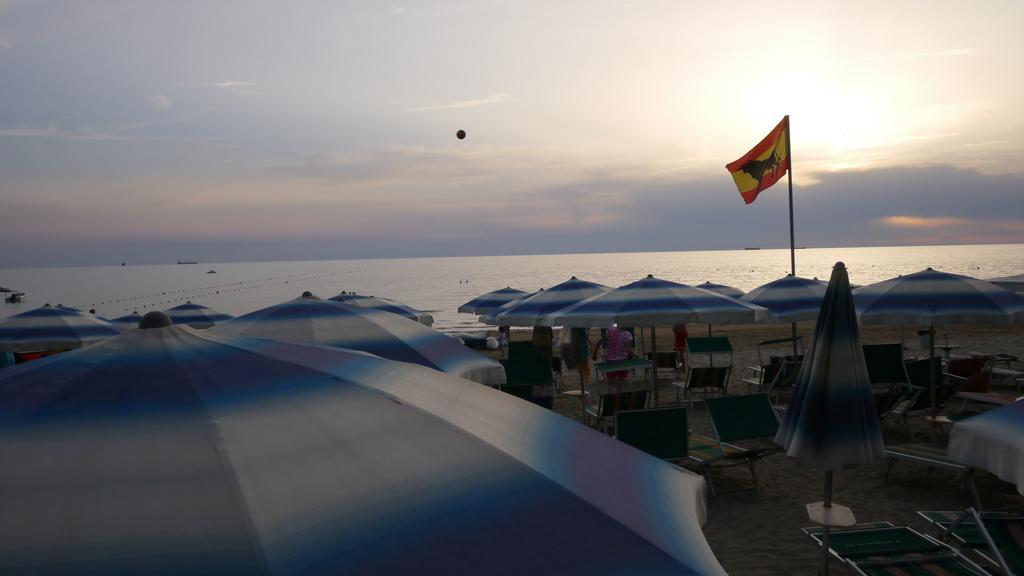 Espana Aparthotel Škalngur Dış mekan fotoğraf